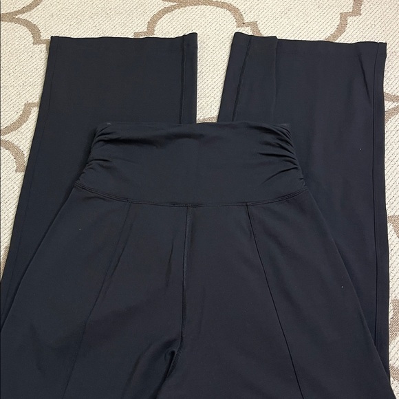 Lululemon Take It Easy Pant (31"), black, size 4, MSRP $108 - Picture 13 of 15